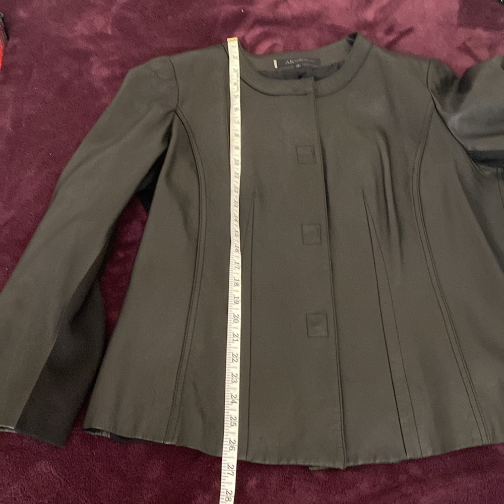 Anne Klein
Mandarin Collar
Lined, Soft Leather
Cloth Back & Arm Panel - Picture 6 of 7